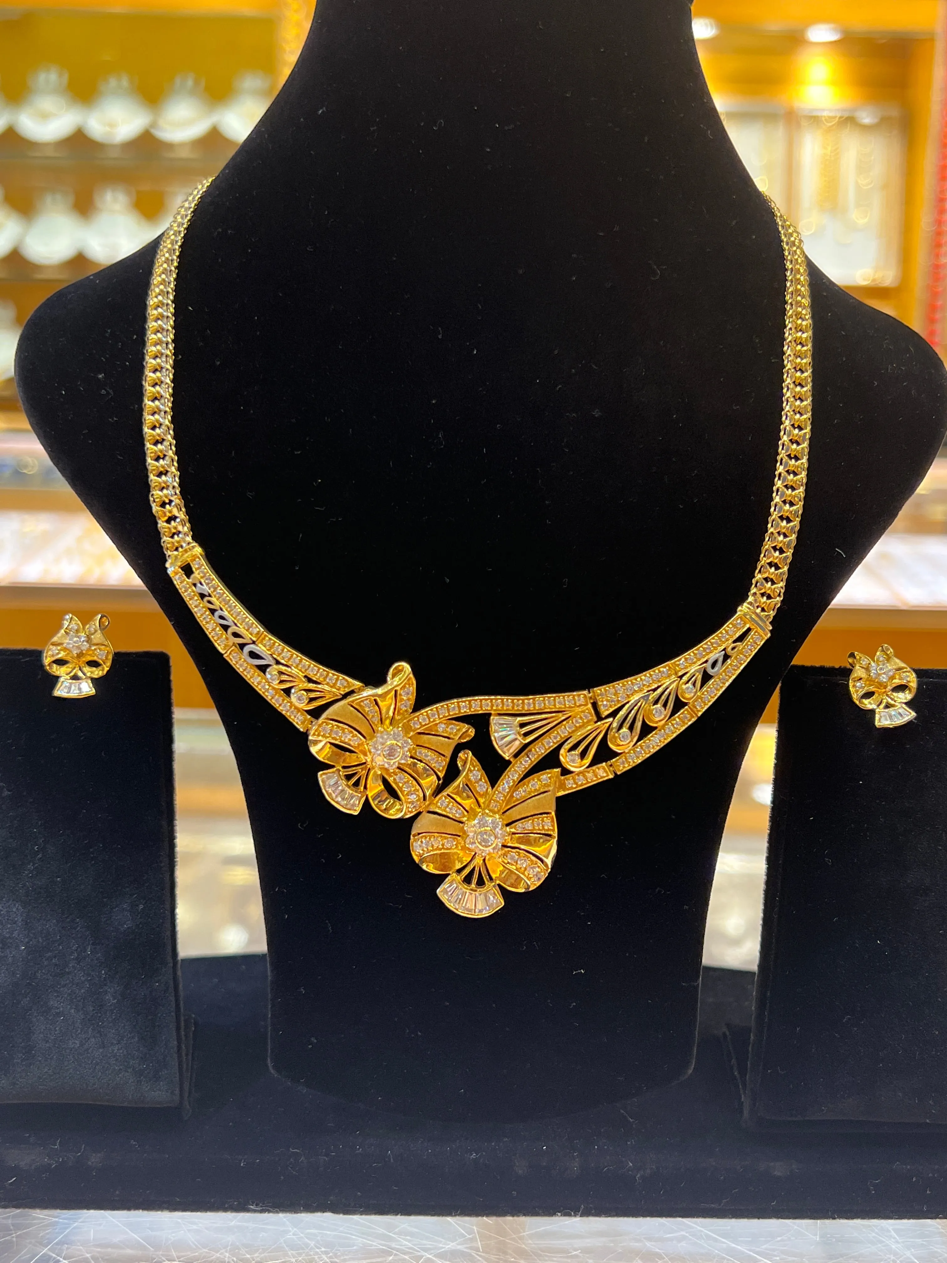 21k Solid Gold Elegant Ladies Floral With Stone Necklace Set ls1068