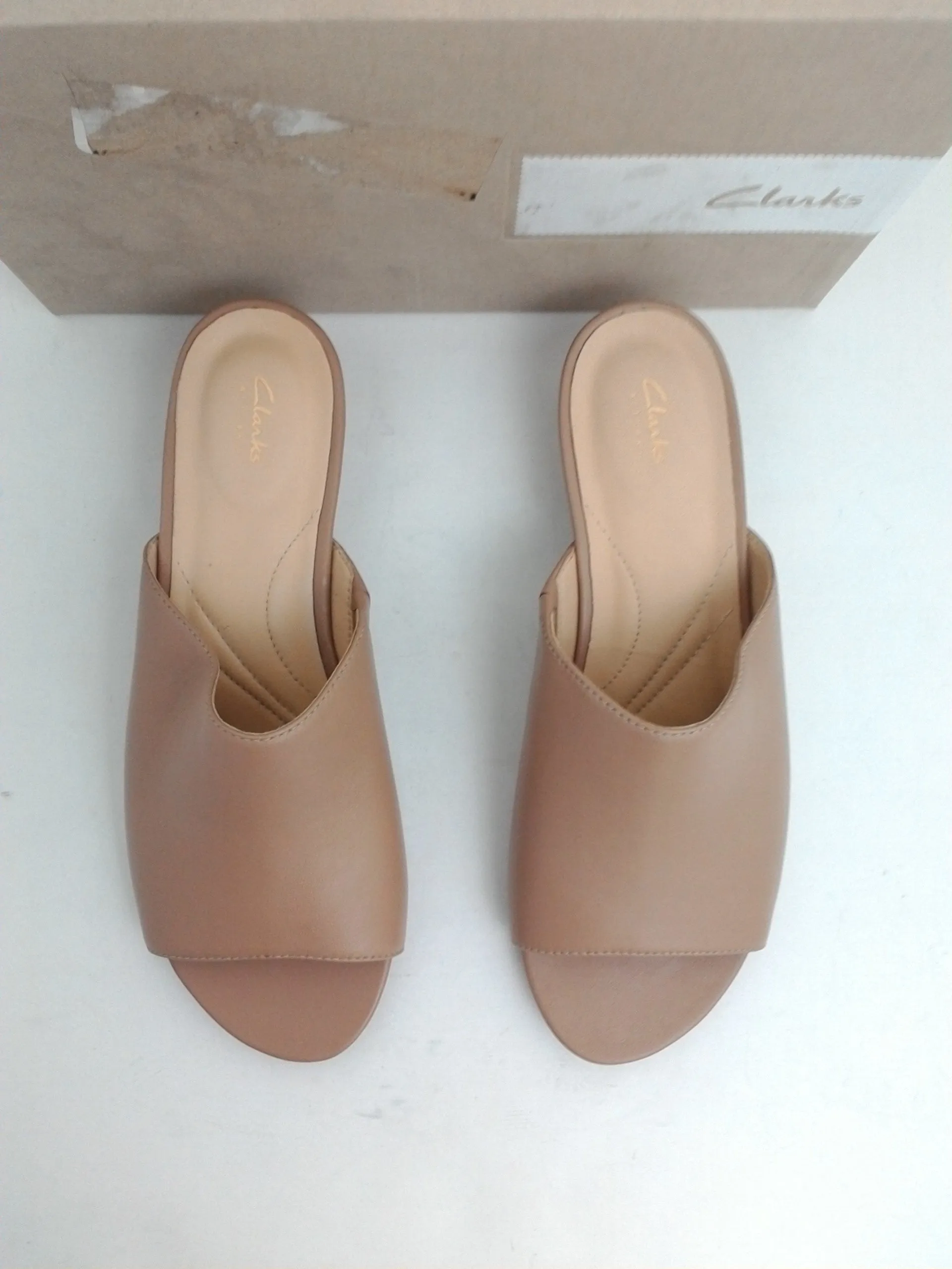 Clarks Women's Mule Leather Beige Sandal Size 7 M