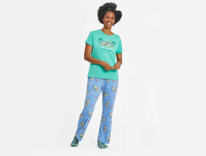 Life is Good Women's Lightweight Sleep Tee - Let It Snow Camper