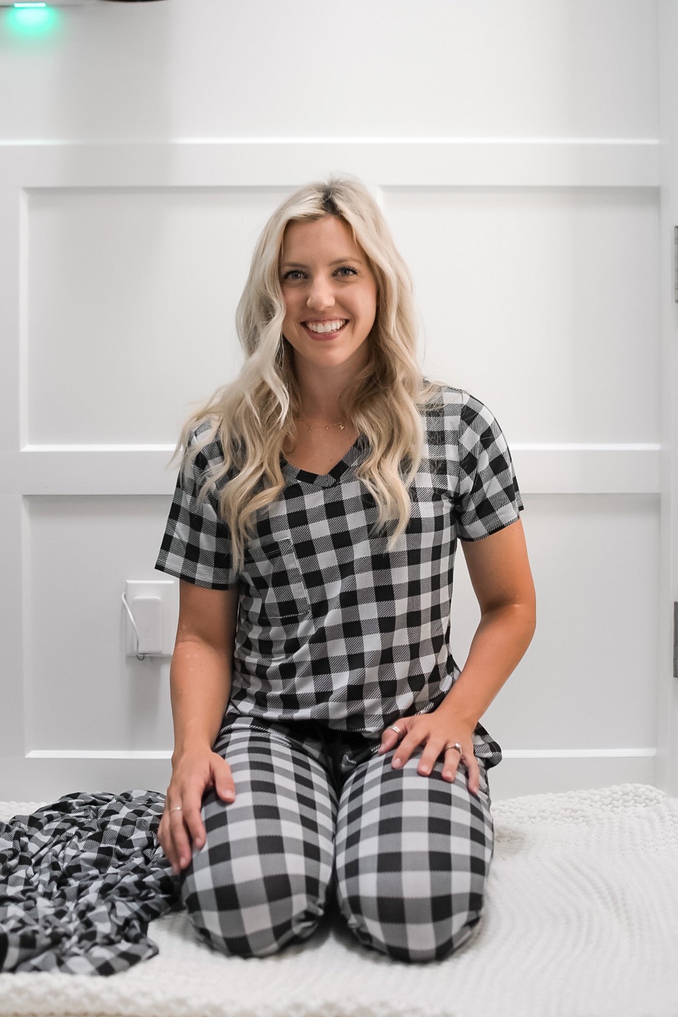 MAMA V-NECK- Grey Buffalo Plaid